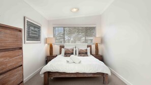 2 bedrooms, iron/ironing board, travel cot, free WiFi