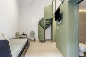 2 chambres, fer et planche à repasser