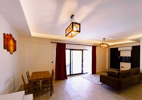 Diamond City Villas - Villa Yakuti