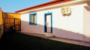 Pintu masuk properti