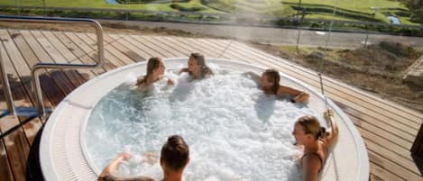 House | Outdoor spa tub