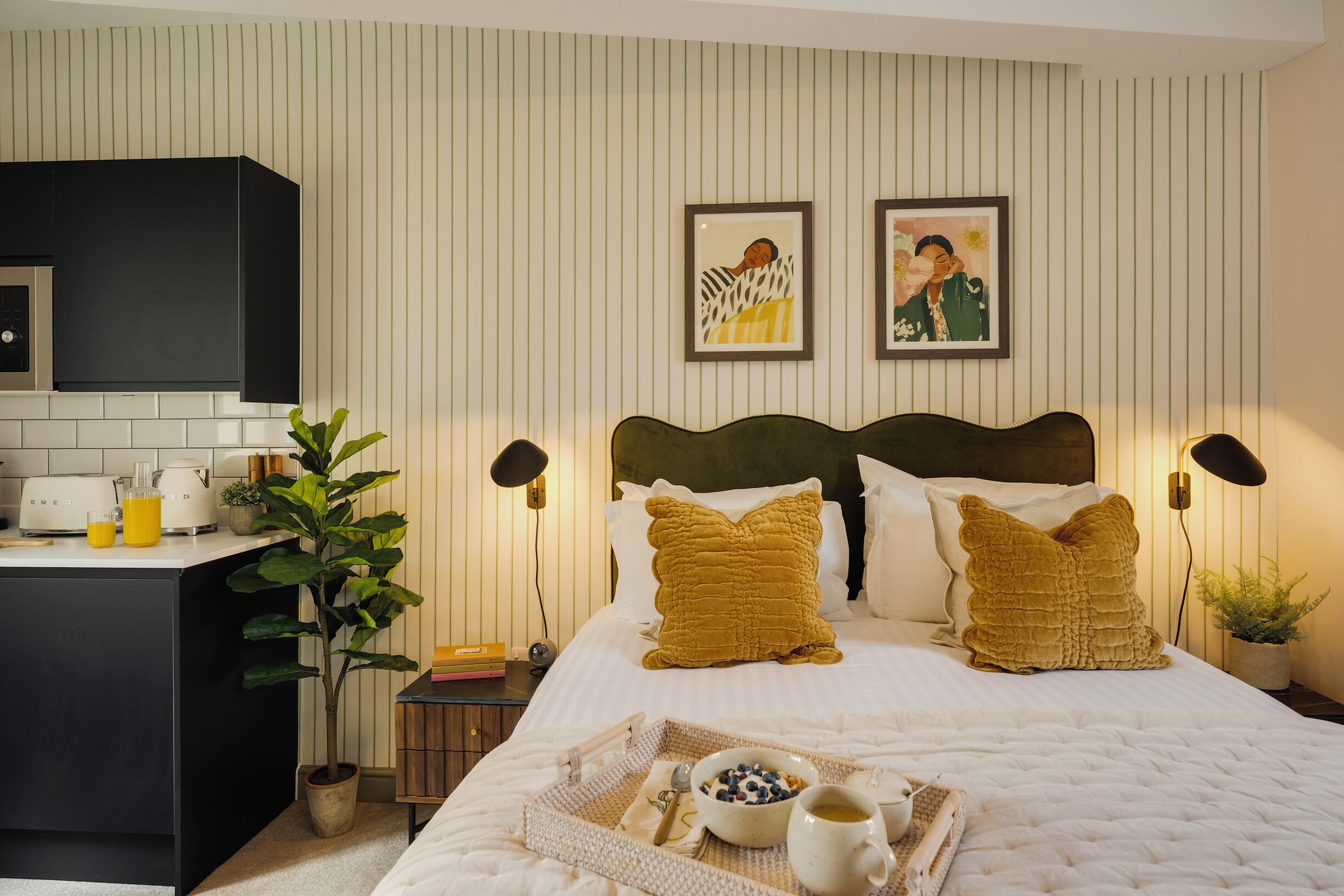 Iron/ironing board, free WiFi, bed sheets