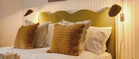 Een strijkplank/strijkijzer, gratis wifi, beddengoed