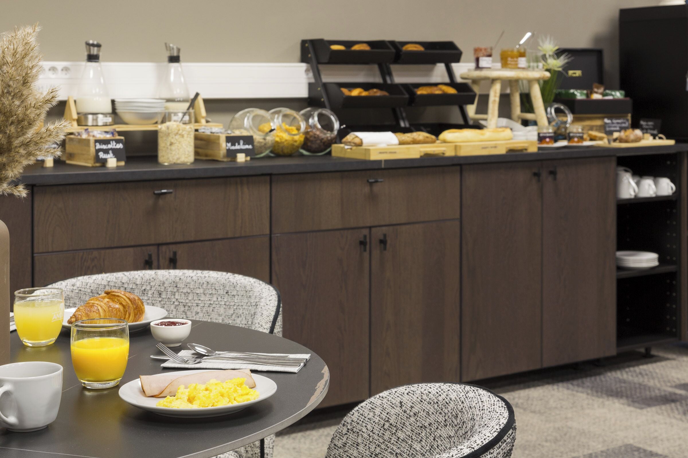 Breakfast buffet