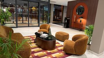 Coin salon dans le hall