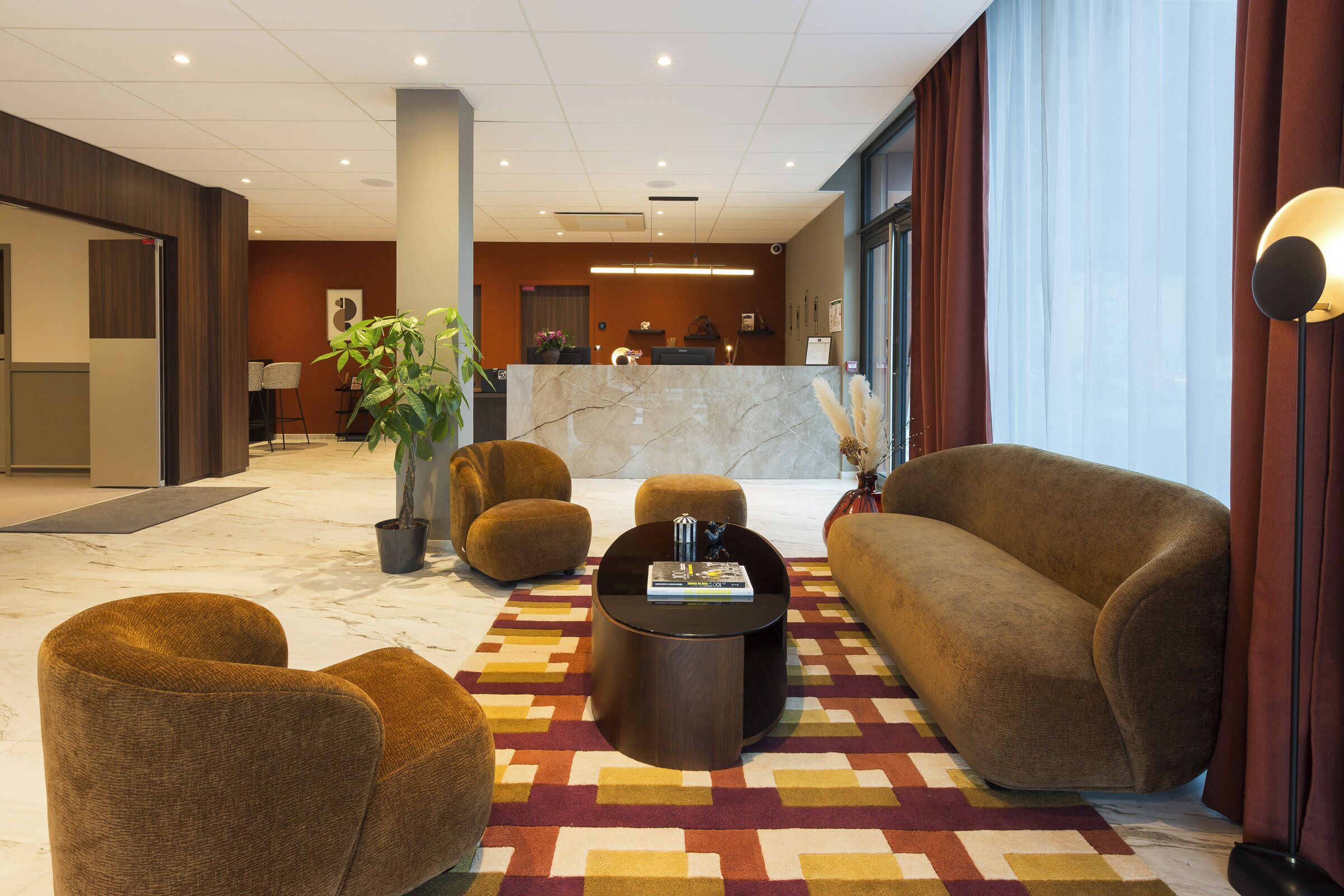 Coin salon dans le hall