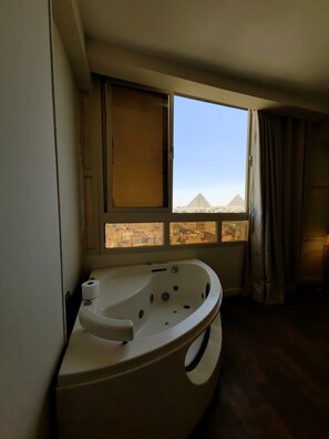 Luxury Suite, Air conditioning, Mountain View | Interior - Rafif Pyramids & Grand Museum View (Giza)