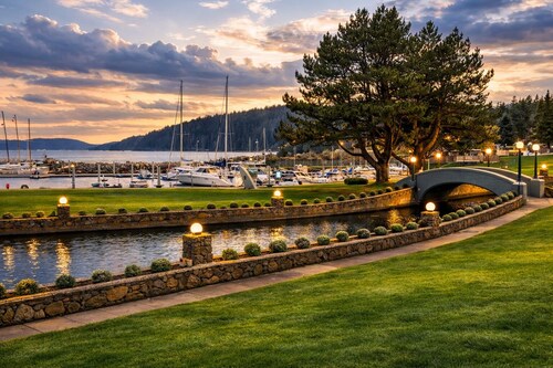 Bayside Waterfront King_Ocean Views_King Bed_Pool