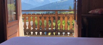 Grand appartement-chalet 120 m² – Skis aux pieds, vue Mont-Blanc