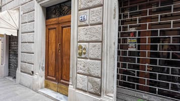 Mặt tiền nơi lưu trú