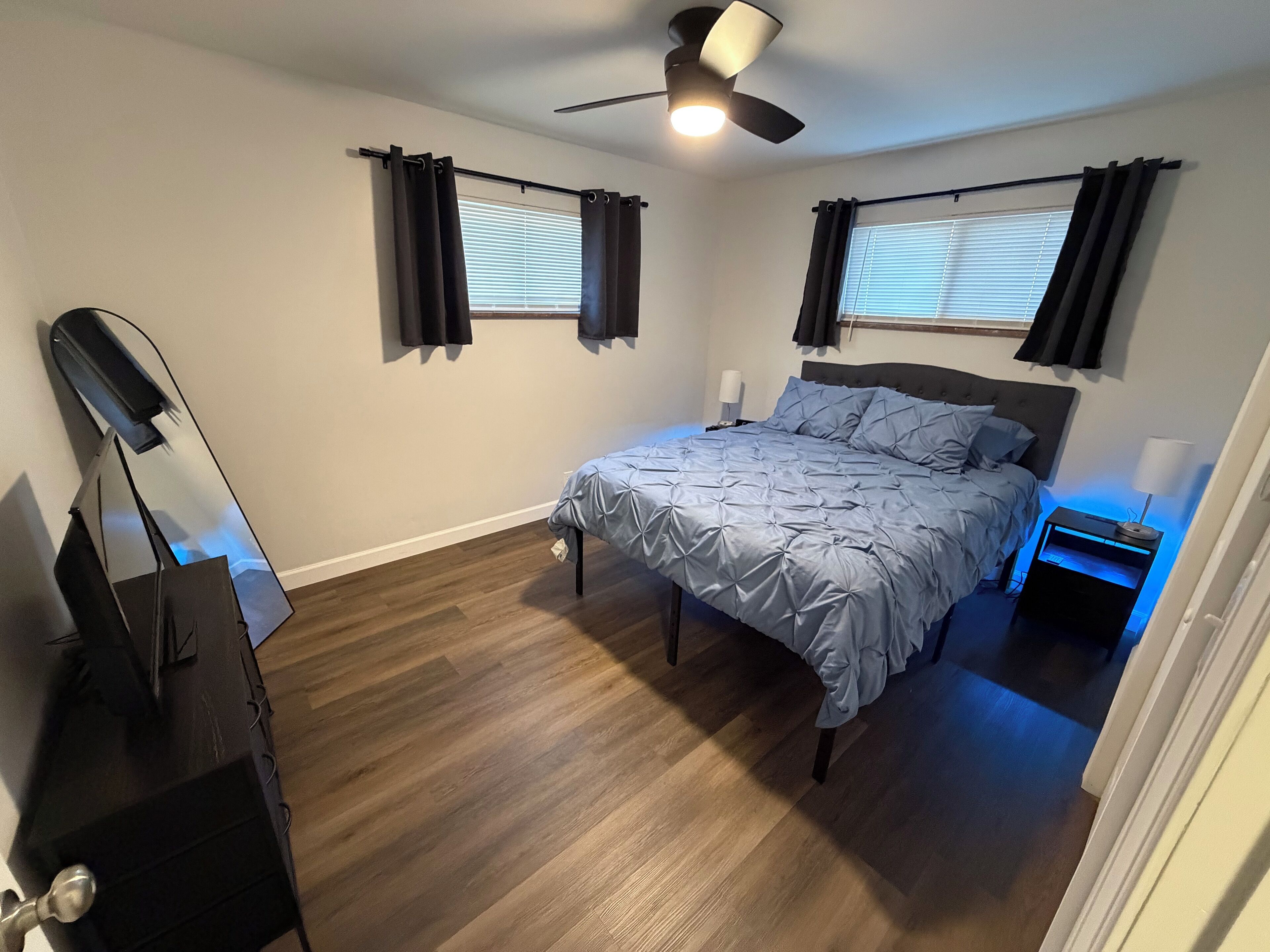 3 bedrooms, desk, iron/ironing board, free WiFi