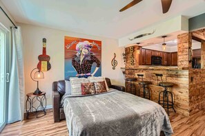 2 chambres, fer et planche à repasser, Wi-Fi gratuit, draps fournis