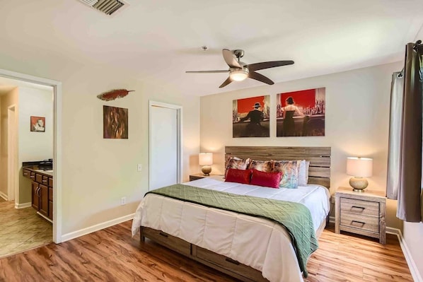 2 bedrooms, iron/ironing board, WiFi, bed sheets