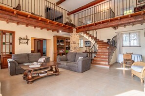 Interior - Holiday Home 'Wine Estate Mas 10 Min from Narbonne' with Private Pool (Bizanet)