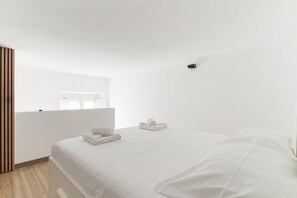 2 bedrooms, iron/ironing board