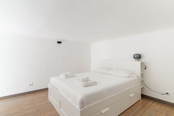 2 chambres, fer et planche Ă repasser