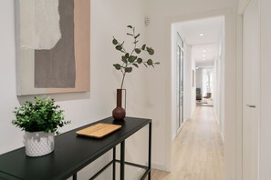 شقة | 2 عدّة غرف نوم وخدمة الإنترنت