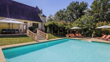 Piscine extérieure, piscine chauffée