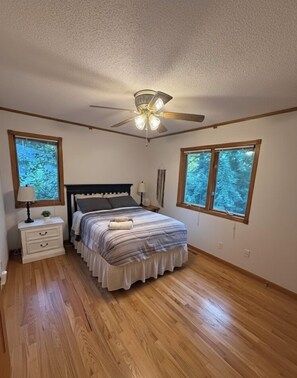 5 Schlafzimmer, Bügeleisen/Bügelbrett, kostenloses WLAN, Bettwäsche