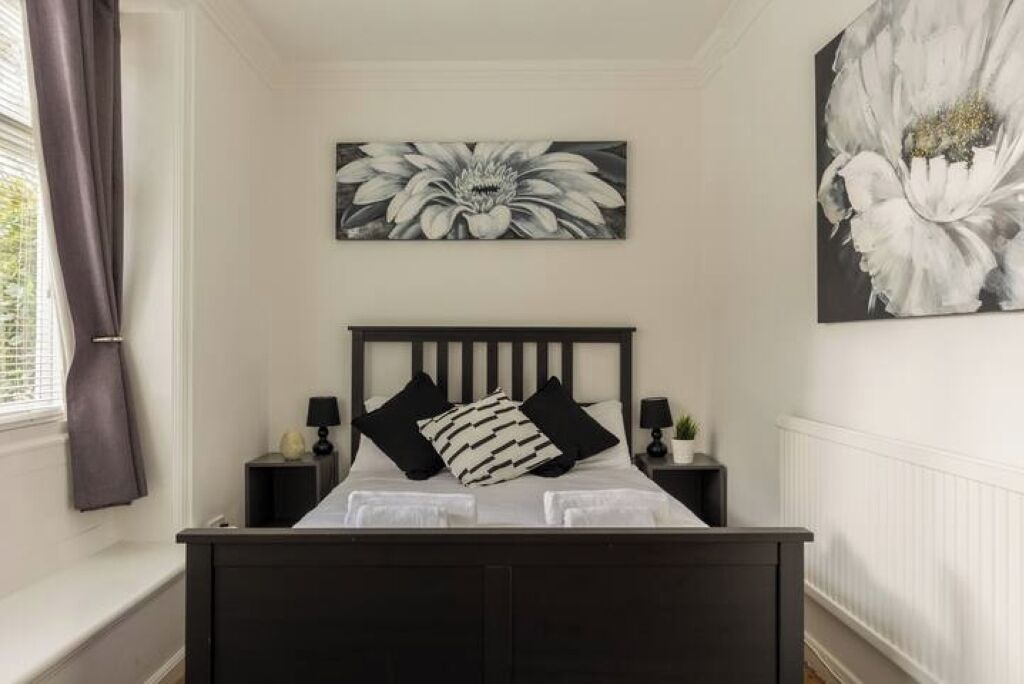 1 多间卧室、熨斗/熨衣板、WiFi、床单