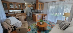 Smart TV, fireplace - 2-BR Getaway w/ HUGE screened porch, Golf Cart, Pool, & Boat Ramp near Wolf Bay (Elberta)