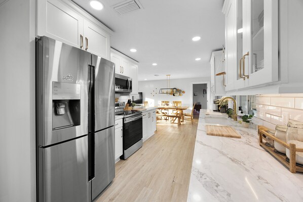 Microwave, oven, stovetop, dishwasher