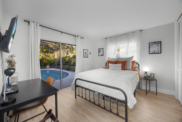 4 bedrooms, iron/ironing board, WiFi, bed sheets