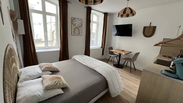 Iron/ironing board, free WiFi, bed sheets