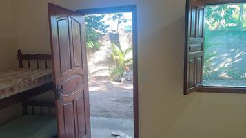 2 間睡房、熨斗/熨衫板、上網、床單