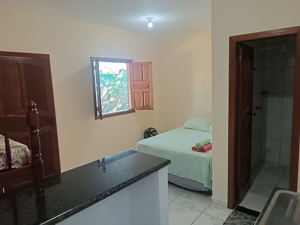 2 bedrooms, iron/ironing board, internet, bed sheets