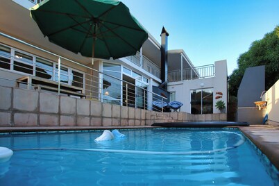 Tasties' Langebaan 8 Sleeper