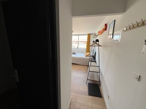 Iron/ironing board, free WiFi, bed sheets - Le studio Sang & Or, 2p (Lens)