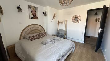 1 chambre, fer et planche Ă repasser, Wi-Fi gratuit, draps fournis