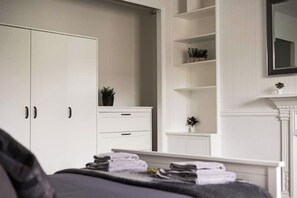 1 chambre, fer et planche à repasser, Wi-Fi, draps fournis