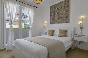 4 habitaciones, tabla de planchar con plancha, wifi y ropa de cama