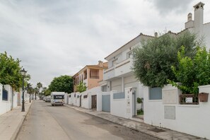 Exterior - Apartment 'El Refugio Del Mar' with Balcony, Wi-Fi and Air Conditioning (Barbate)