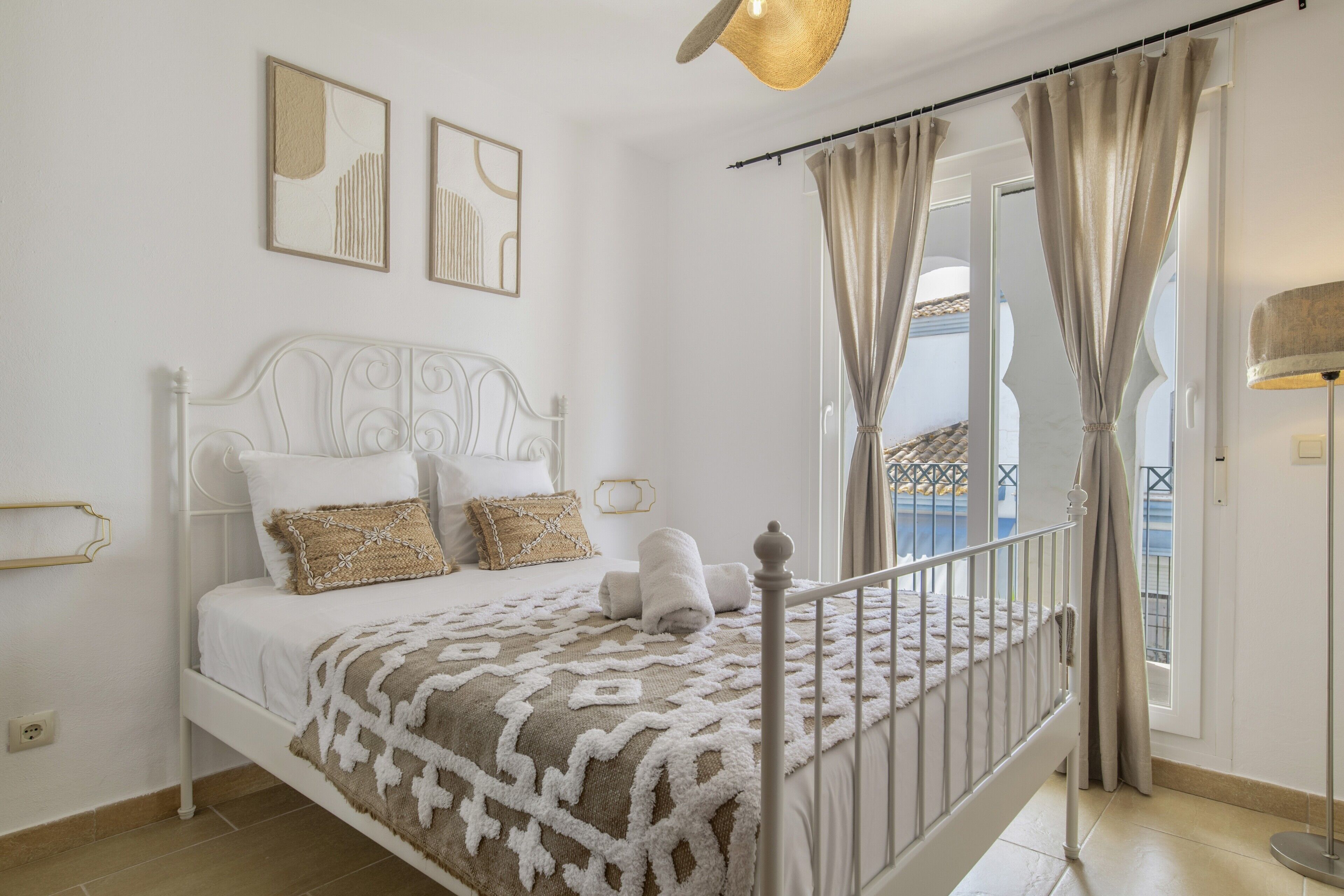 4 quartos, ferros/tábuas de passar roupa, Wi-Fi, roupa de cama