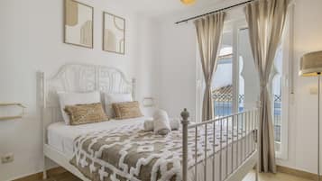 4 quartos, ferros/tábuas de passar roupa, Wi-Fi, roupa de cama