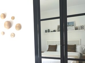 4 makuuhuonetta, silitysrauta/-lauta, Wi-Fi, vuodevaatteet