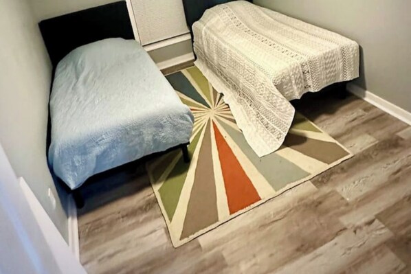 2 bedrooms, Internet, bed sheets