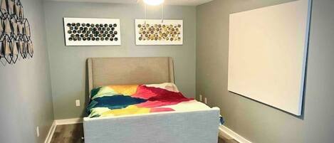 2 sovrum, internet och sängkläder