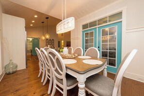 Dining - Golf Cart, Dog Friendly, Close to Everything! (Carolina Beach)