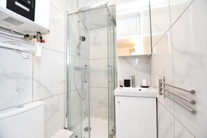 Apartment | Bathroom