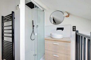 Apartment | Bathroom