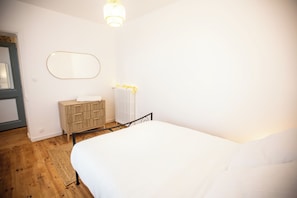 4 bedrooms, free WiFi, bed sheets