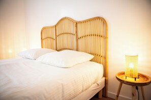 4 bedrooms, free WiFi, bed sheets - "Chez Mami" 3 star house 8 pers quiet City and train station on foot (Caen)