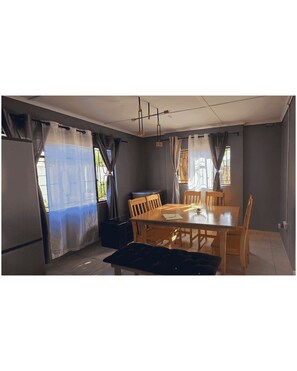 Dining - Cozy 4-bedroom home in a quiet Bulawayo neighborhood 15 minutes from city noise. (Nkulumani)