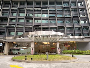 Pintu masuk hartanah