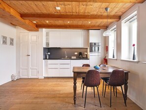 Apartment | Dining
