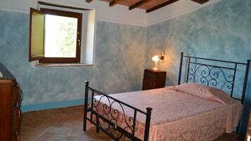 2 Schlafzimmer, Reisekinderbett, kostenloses WLAN, Bettwäsche